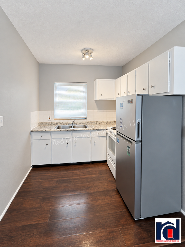 **September Move In Specials*** Riverside Apartments - Photo 4 of 22