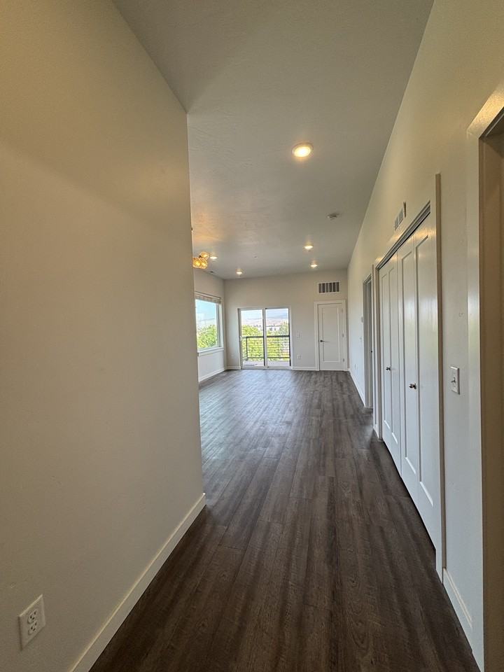 Hickory St. - Photo 3 of 29