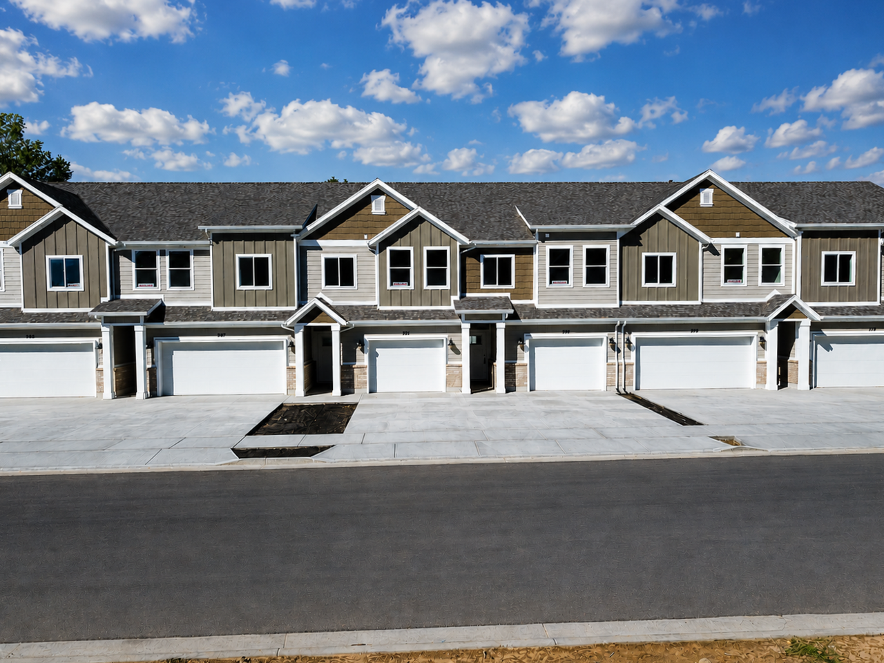 Bluffview Townhomes - Photo 2 of 8