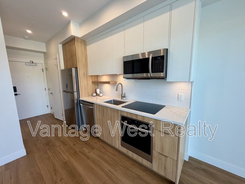 500 Sutherland Ave - Photo 3 of 21
