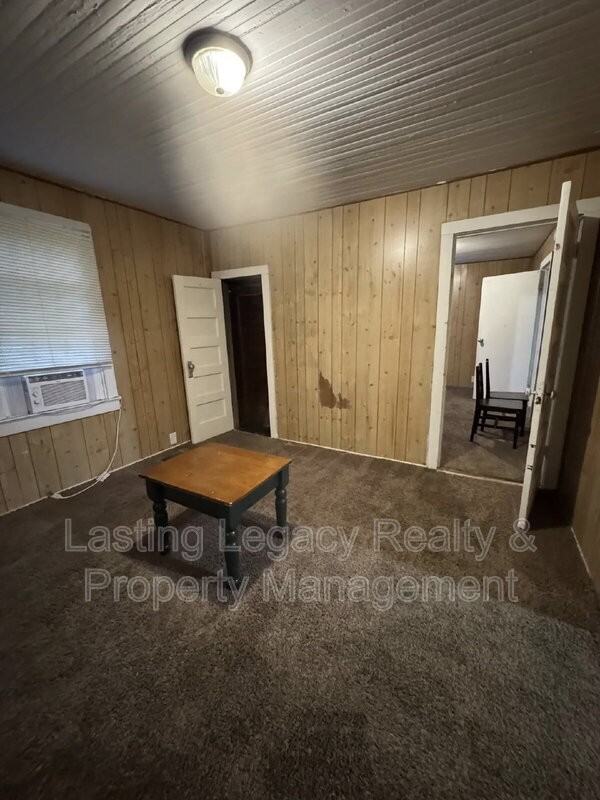 2008 Harrison Ave - Photo 4 of 7
