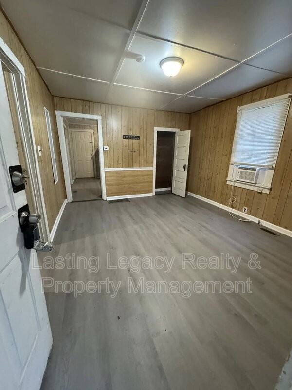 2008 Harrison Ave - Photo 6 of 7