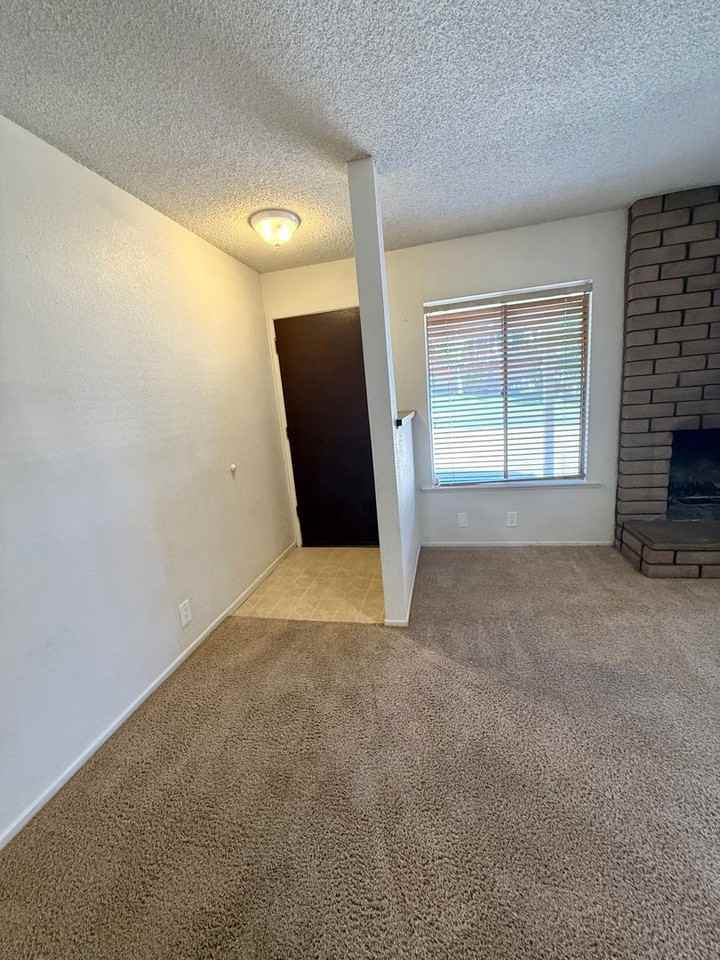 4929 Sparrow Hawk Ln - Photo 2 of 33