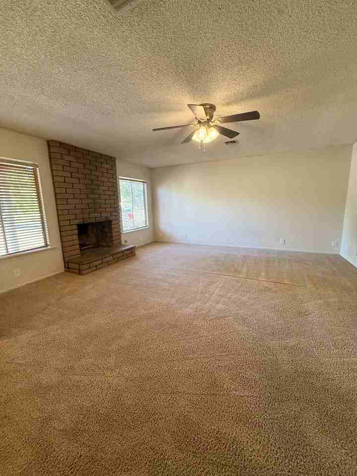 4929 Sparrow Hawk Ln - Photo 3 of 33