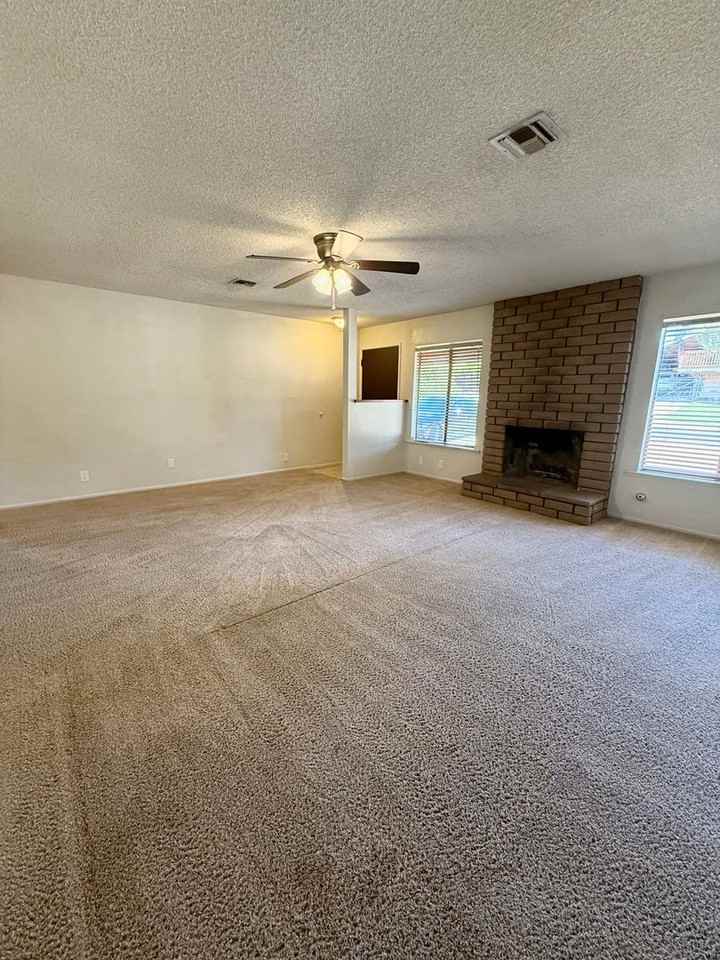 4929 Sparrow Hawk Ln - Photo 4 of 33
