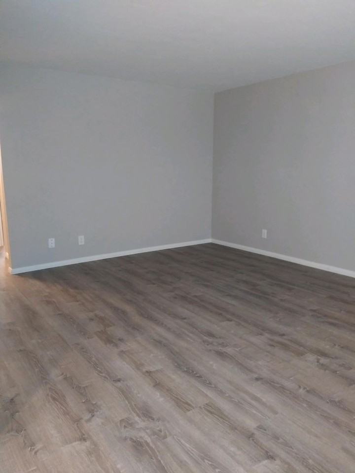 3686 3rd Ave - Photo 4 of 5