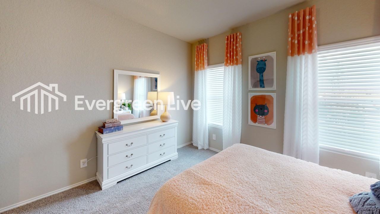 1089 Hilda Ln - Photo 4 of 16