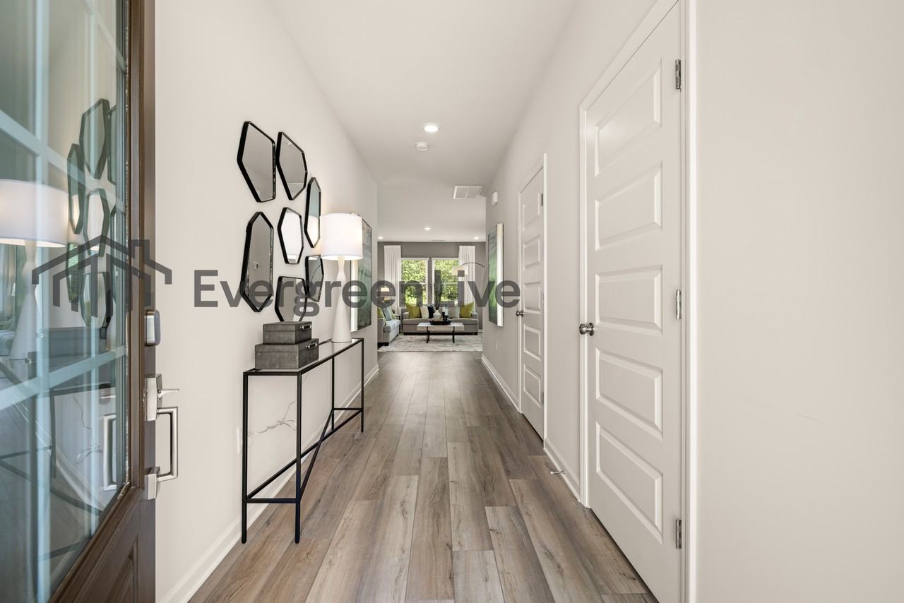 532 Emerson Ln - Photo 4 of 15