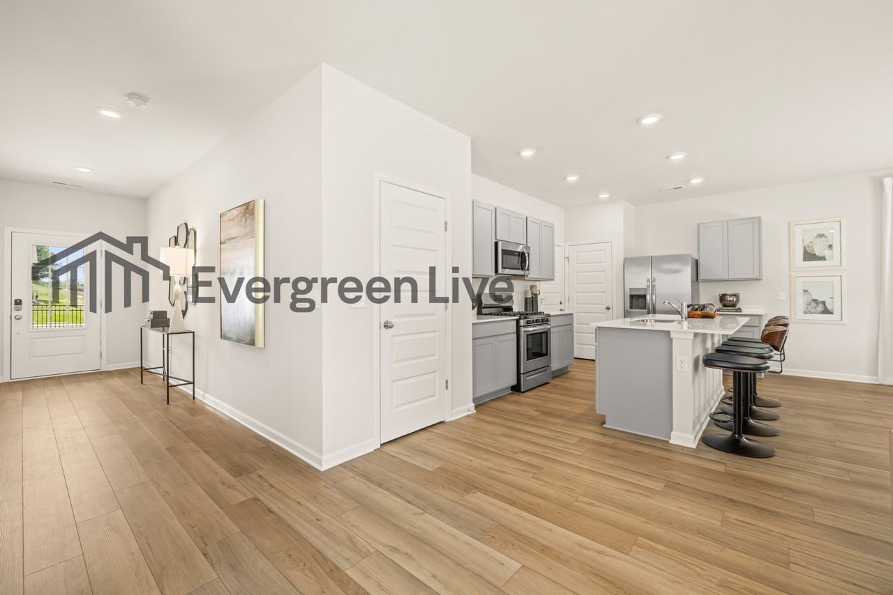 532 Emerson Ln - Photo 5 of 15