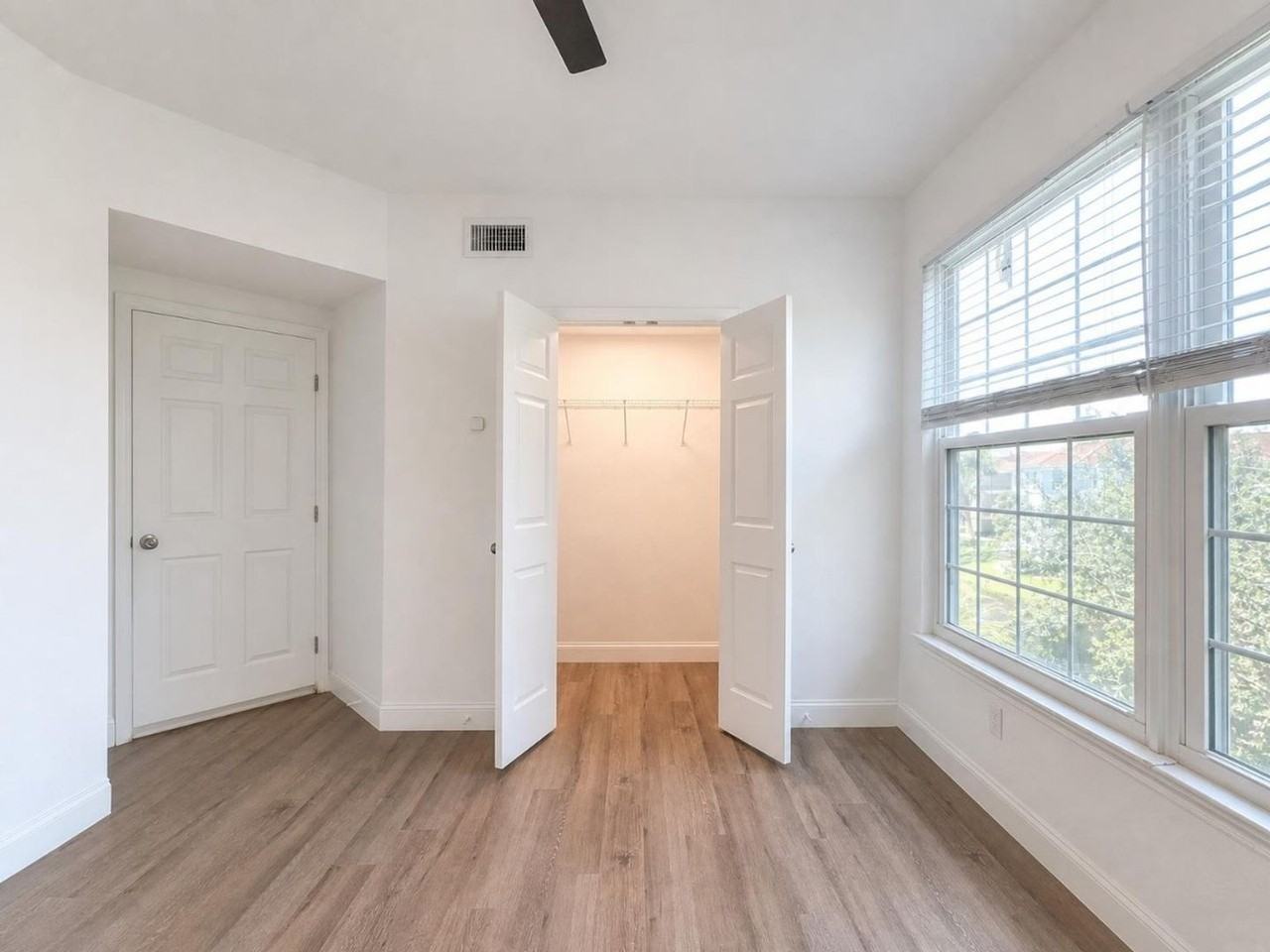23540 Walden Center Dr #303 - Photo 4 of 24