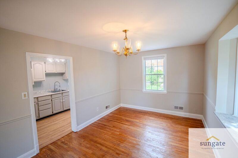 8322 Loch Raven Blvd - Photo 6 of 40
