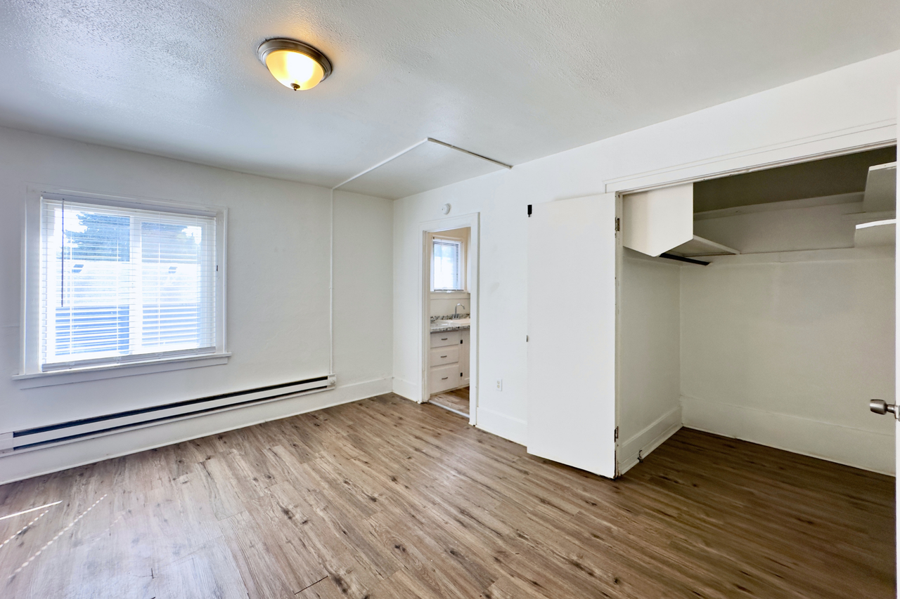 723 W. Lewis Street - Photo 2 of 28