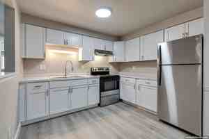 featured image of 445 Laverne Dr