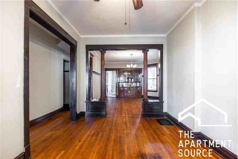 1631 N Mozart St #1R - Photo 3 of 15