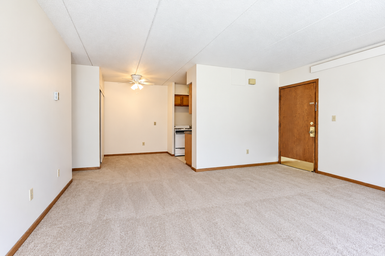 Woodland Court Apartment Homes No Gimmicks! FREE HEAT - Photo 5 of 39