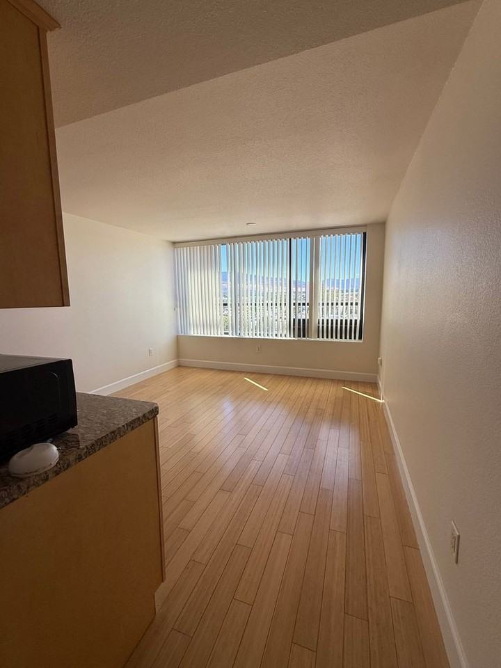 450 N Arlington Ave #814 - Photo 2 of 3