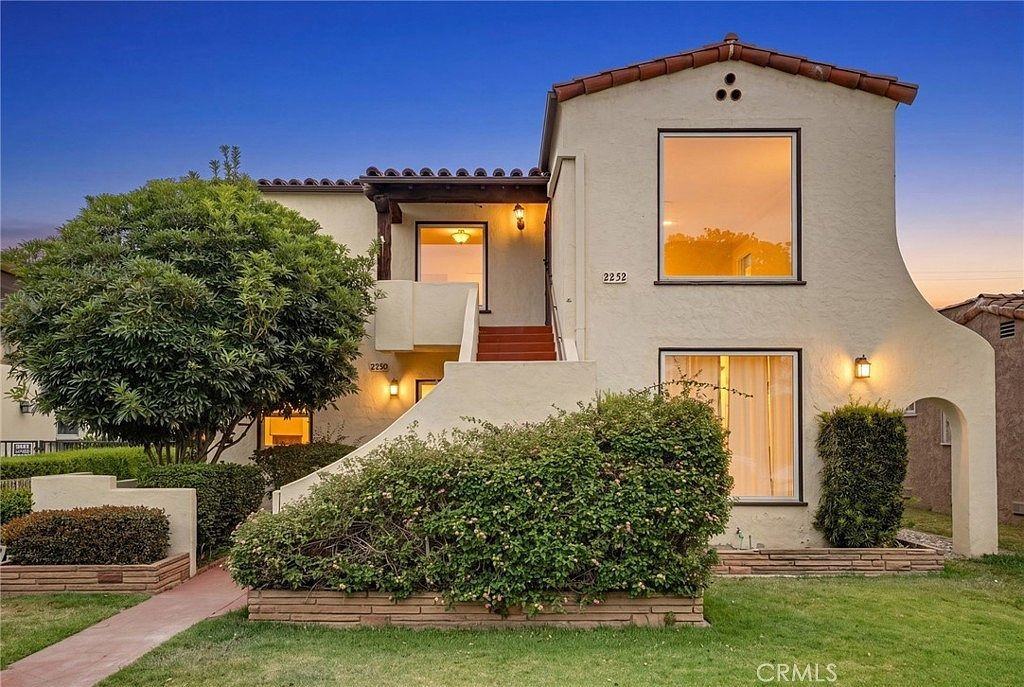 2252 Magnolia Ave