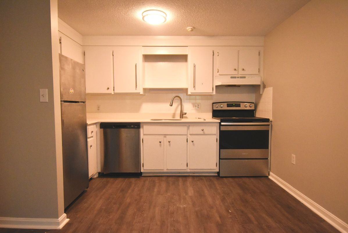 1 Trafalgar Dr ##12a - Photo 4 of 8