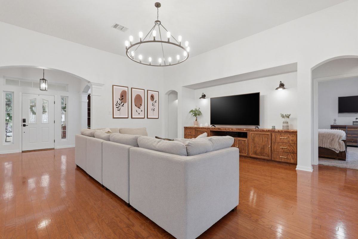 30737 Deerfield Ter - Photo 3 of 14
