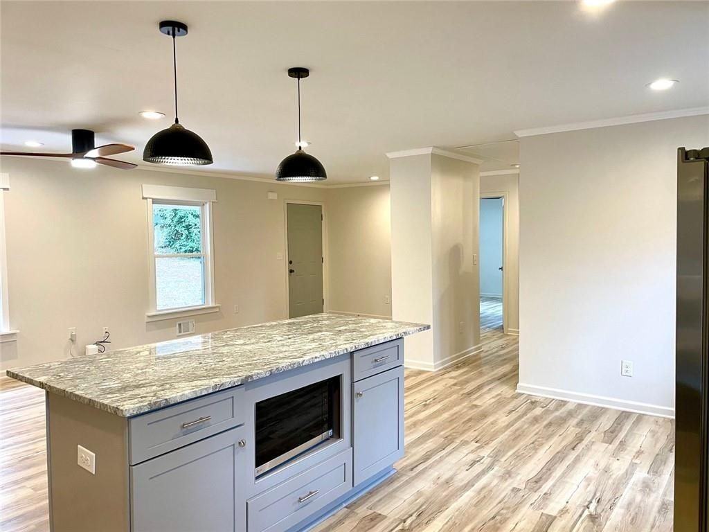 2272 Collier Dr - Photo 3 of 12