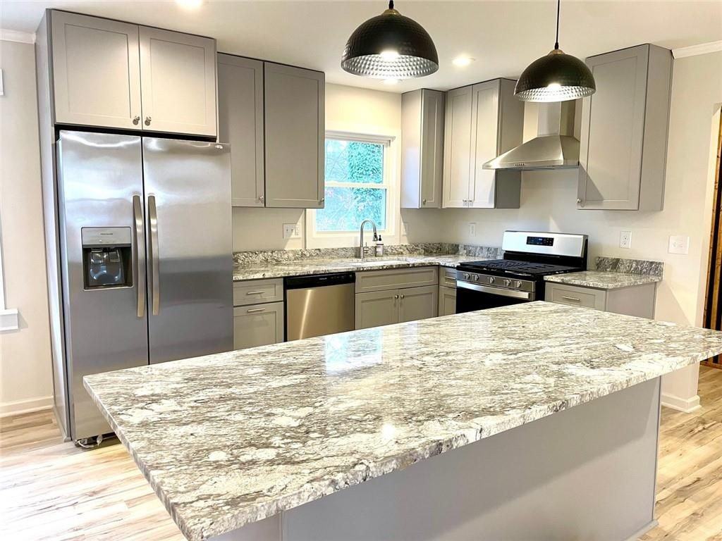 2272 Collier Dr - Photo 4 of 12