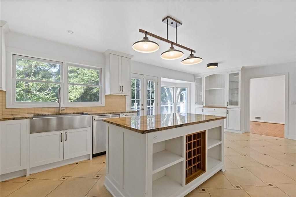 2328 Defoors Ferry Rd Nw - Photo 4 of 26