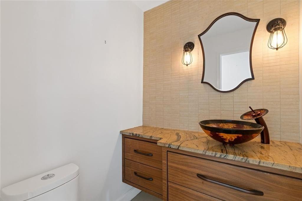 2328 Defoors Ferry Rd Nw - Photo 6 of 26