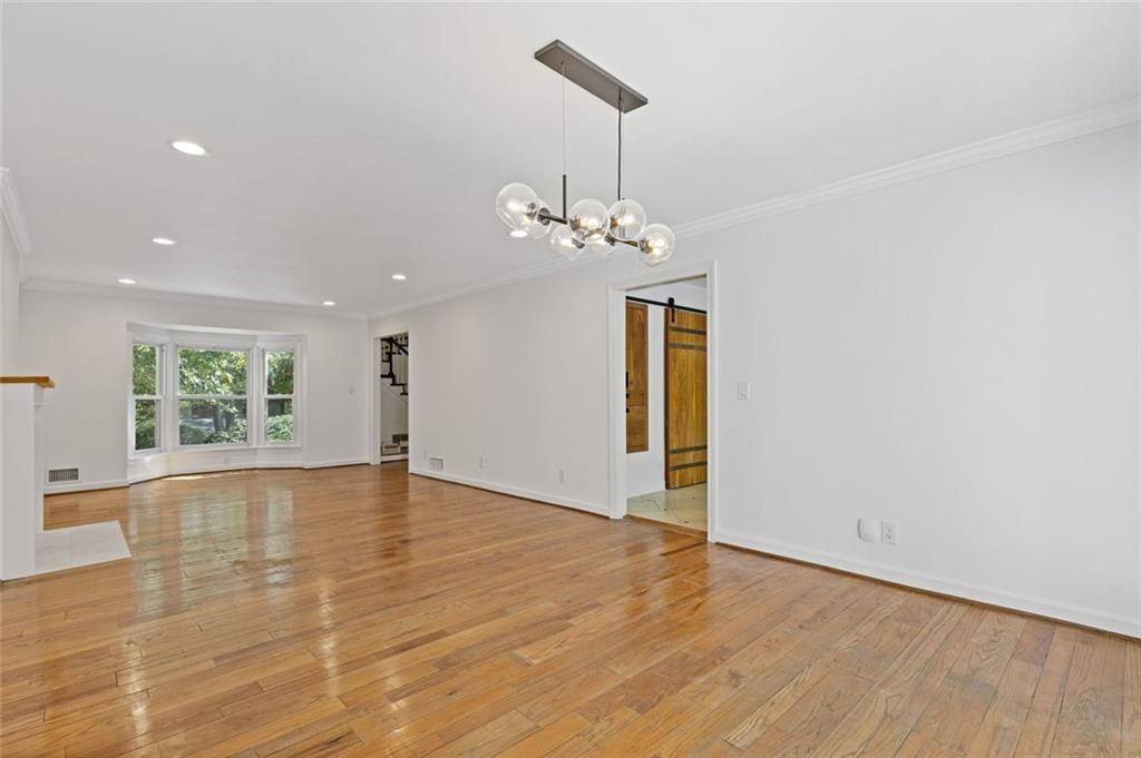 2328 Defoors Ferry Rd Nw - Photo 7 of 26