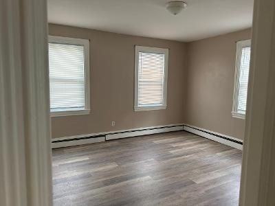 928 Branch Ave - Photo 2 of 9