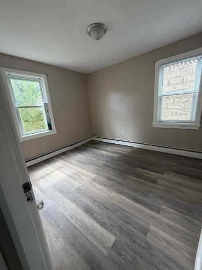 928 Branch Ave - Photo 4 of 9