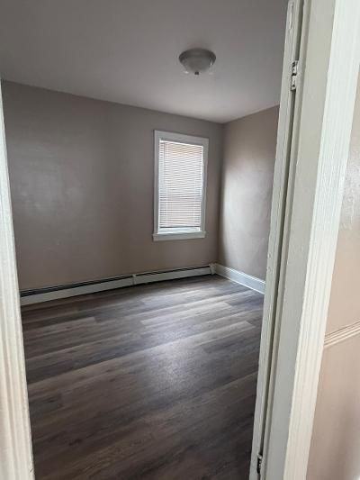 928 Branch Ave - Photo 5 of 9