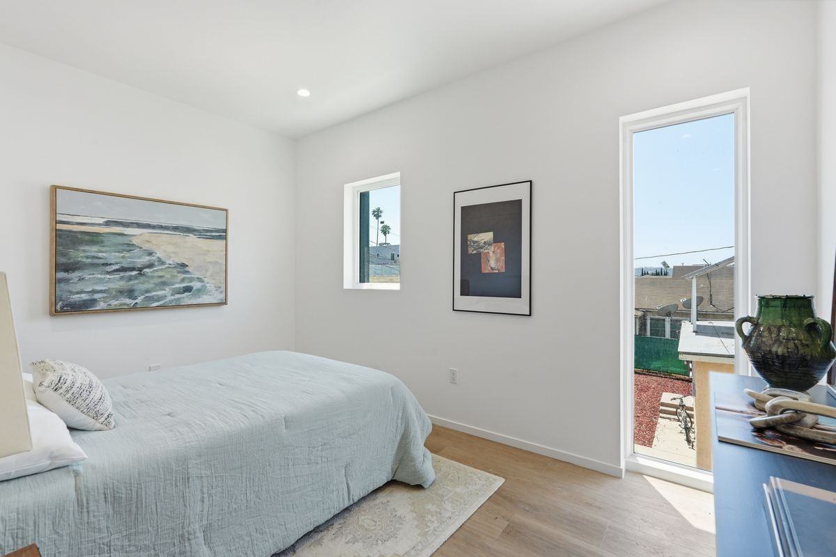 1430 S Cloverdale Ave ##1/2 - Photo 6 of 26