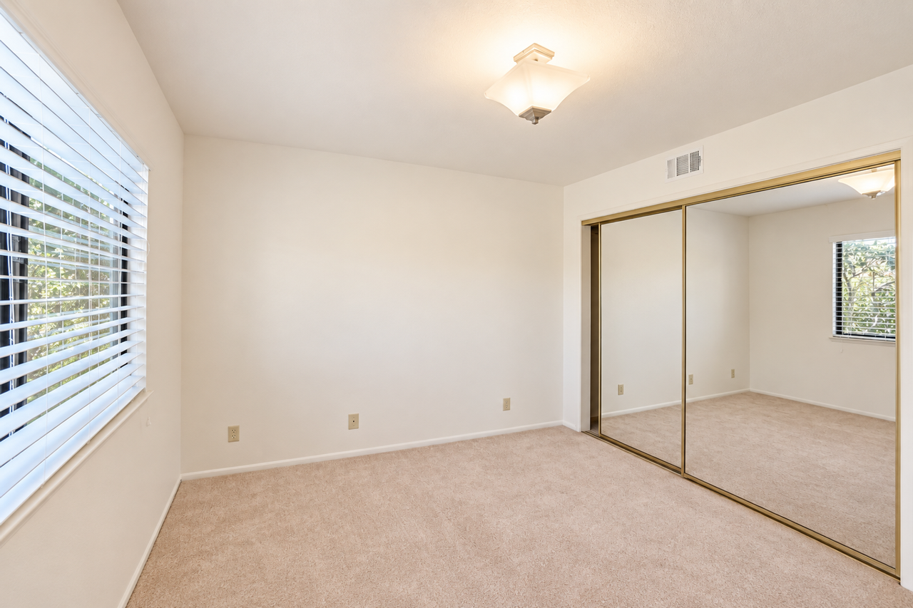 160 Galaxy Way - Photo 7 of 14