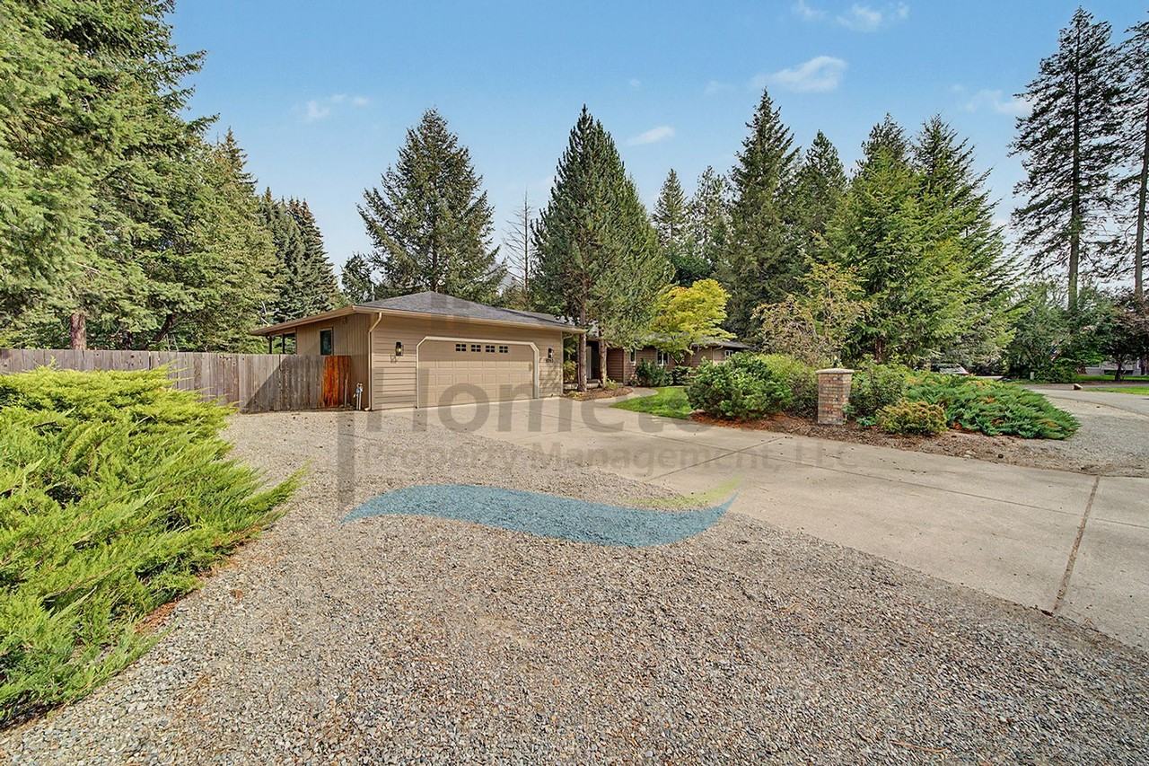 9880 N Circle Dr - Photo 3 of 50
