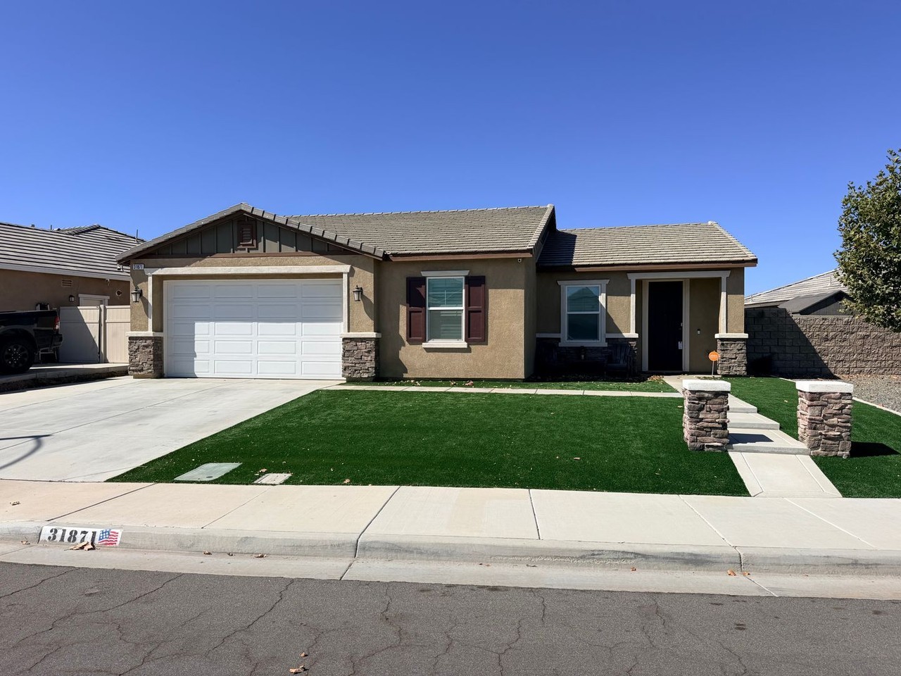 31871 Eaton Ln - Photo 2 of 38