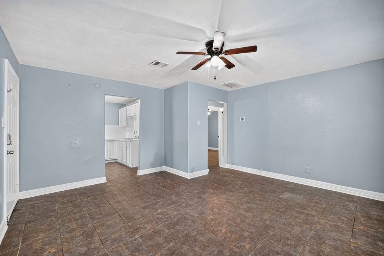 7319 Mountbatten Rd - Photo 2 of 9