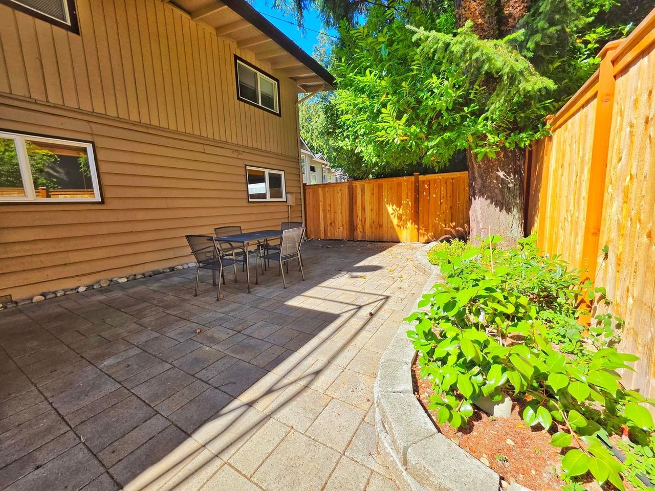 1108 Bellevue Way Se #2 - Photo 3 of 16