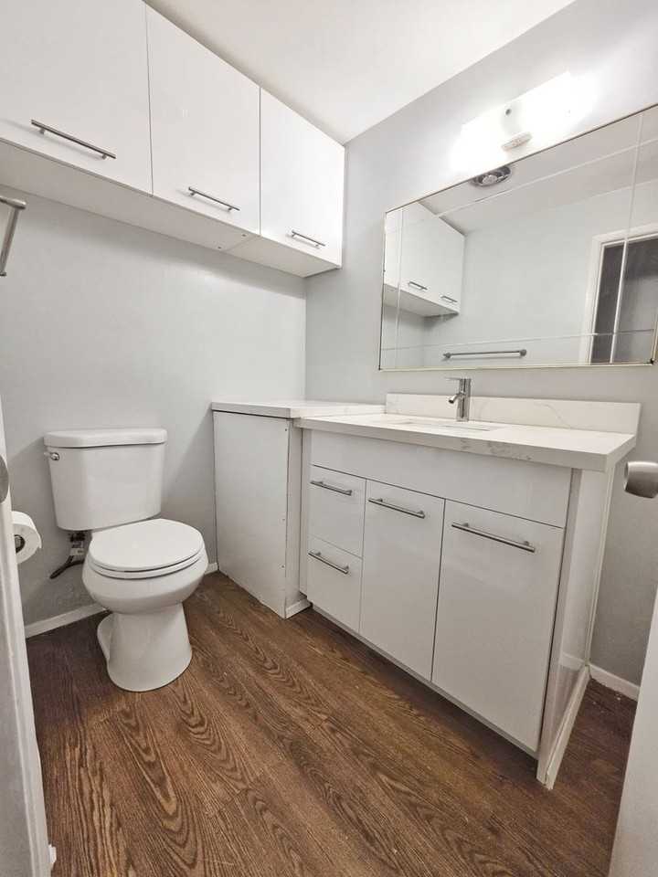 1108 Bellevue Way Se #2 - Photo 6 of 16