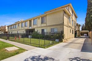 featured image of 12914 Doty Ave