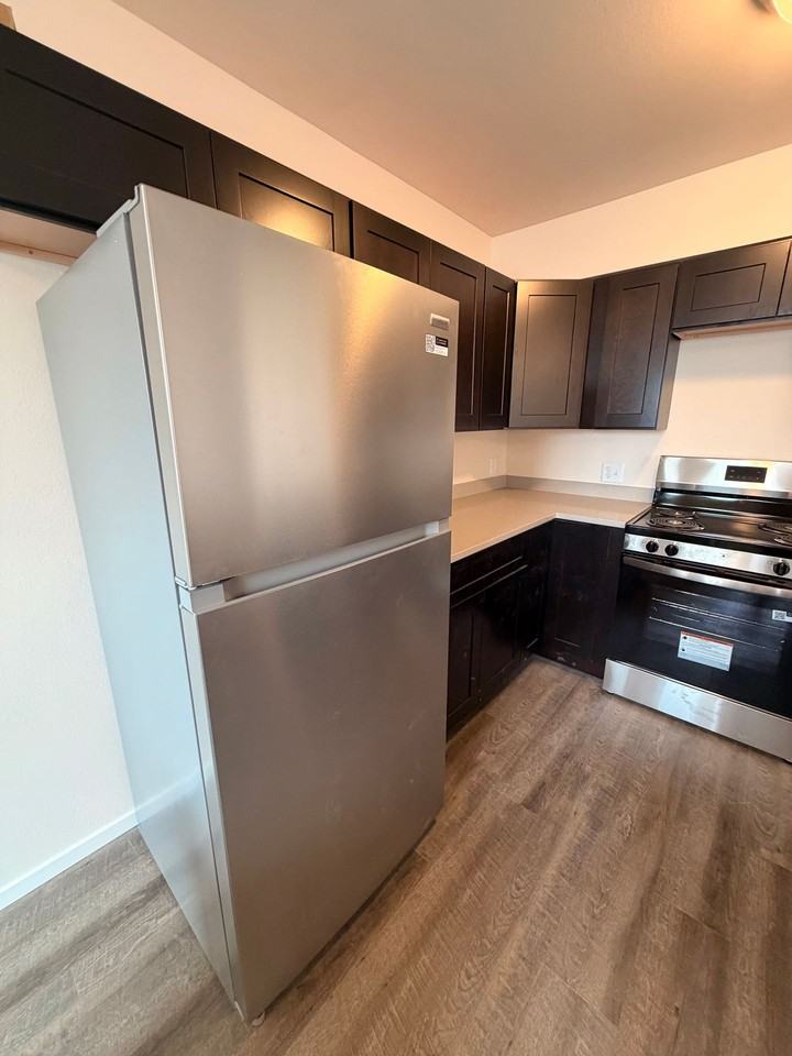 Lyons Apartments - Photo 3 of 22
