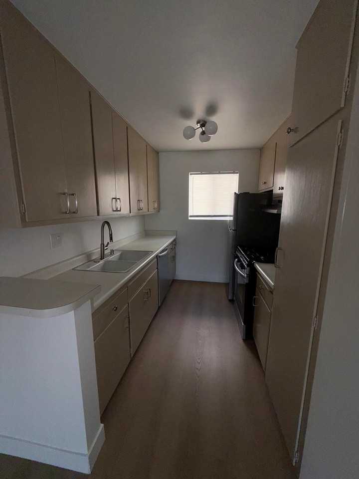 1828 Prosser Ave - Photo 3 of 27
