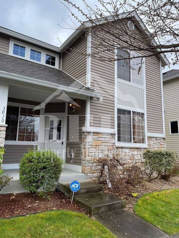 3010 Huntington St - Photo 2 of 36