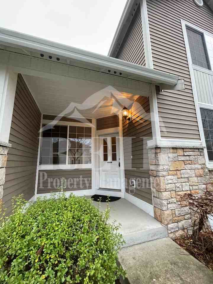 3010 Huntington St - Photo 4 of 36