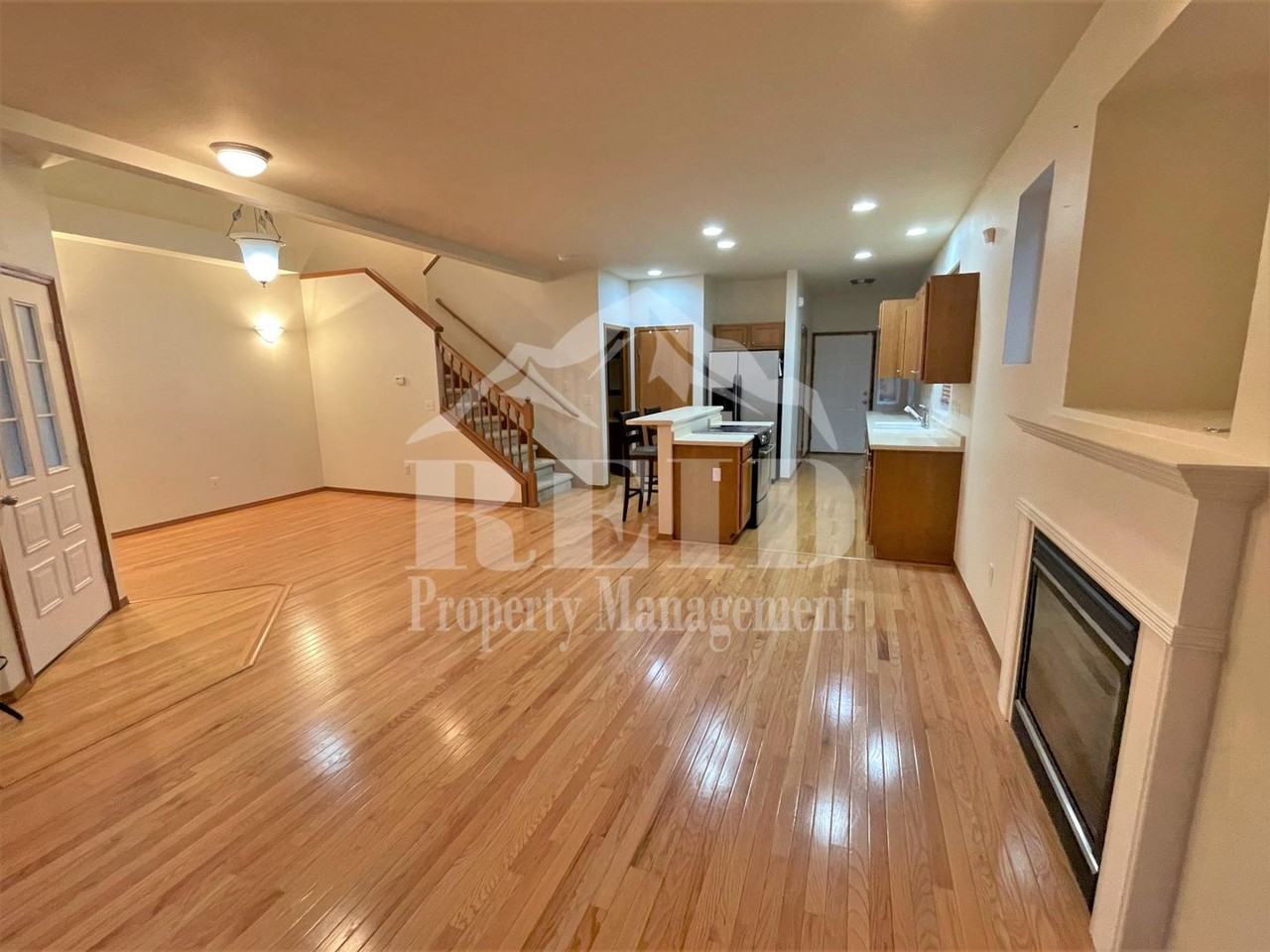 3010 Huntington St - Photo 5 of 36