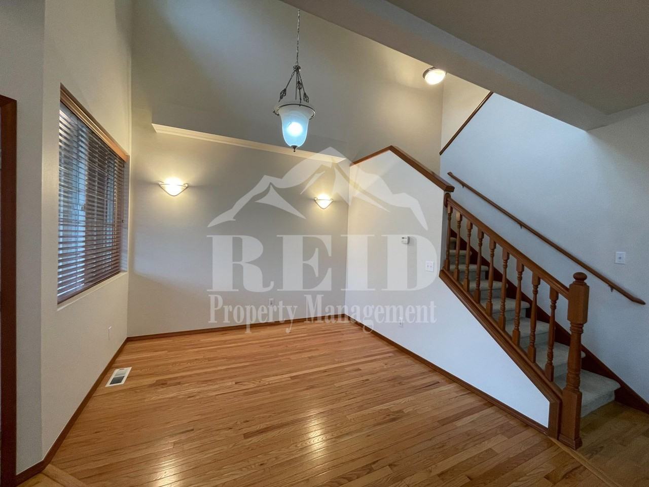 3010 Huntington St - Photo 7 of 36
