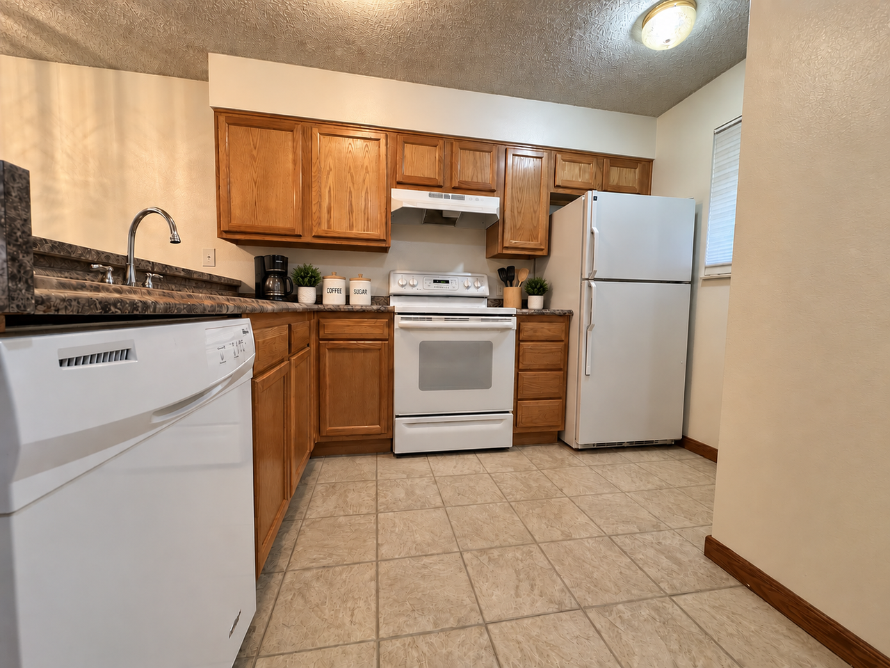 1705 Heatheridge Rd - Photo 2 of 10