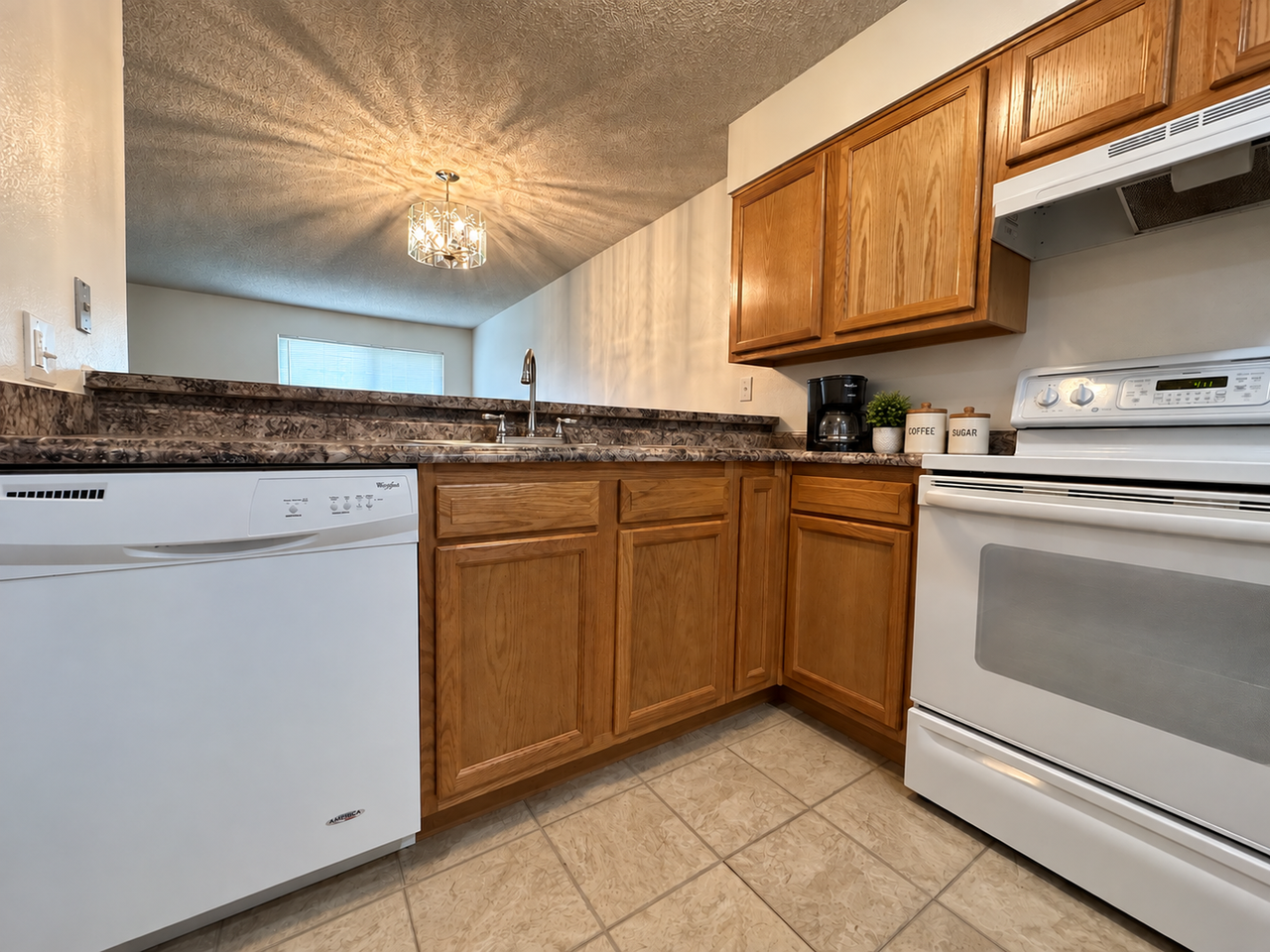 1705 Heatheridge Rd - Photo 3 of 10