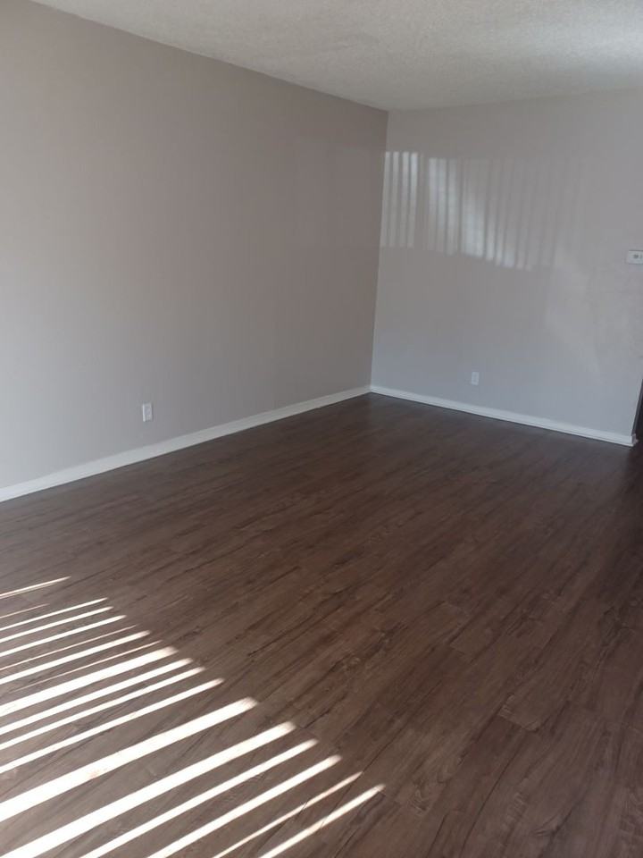 Seville West Apartments - Photo 4 of 23