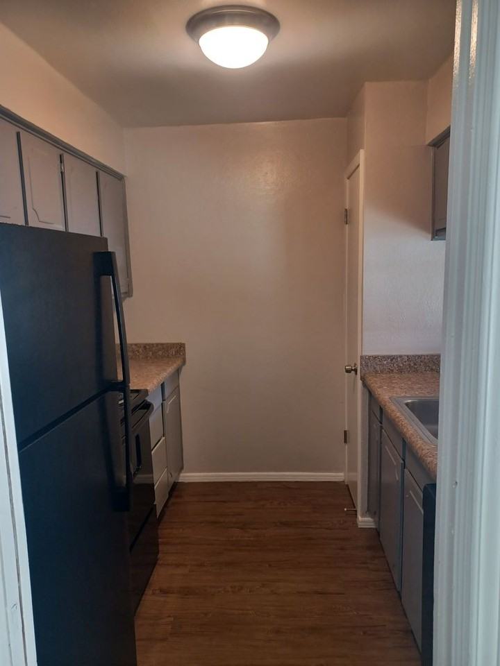 Seville West Apartments - Photo 6 of 23