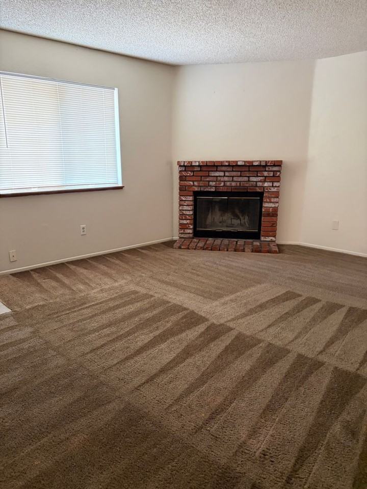 9641 N Loop Blvd - Photo 2 of 7